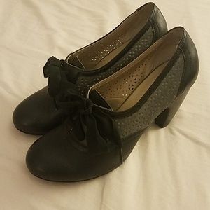 Crown vintage trouser heels